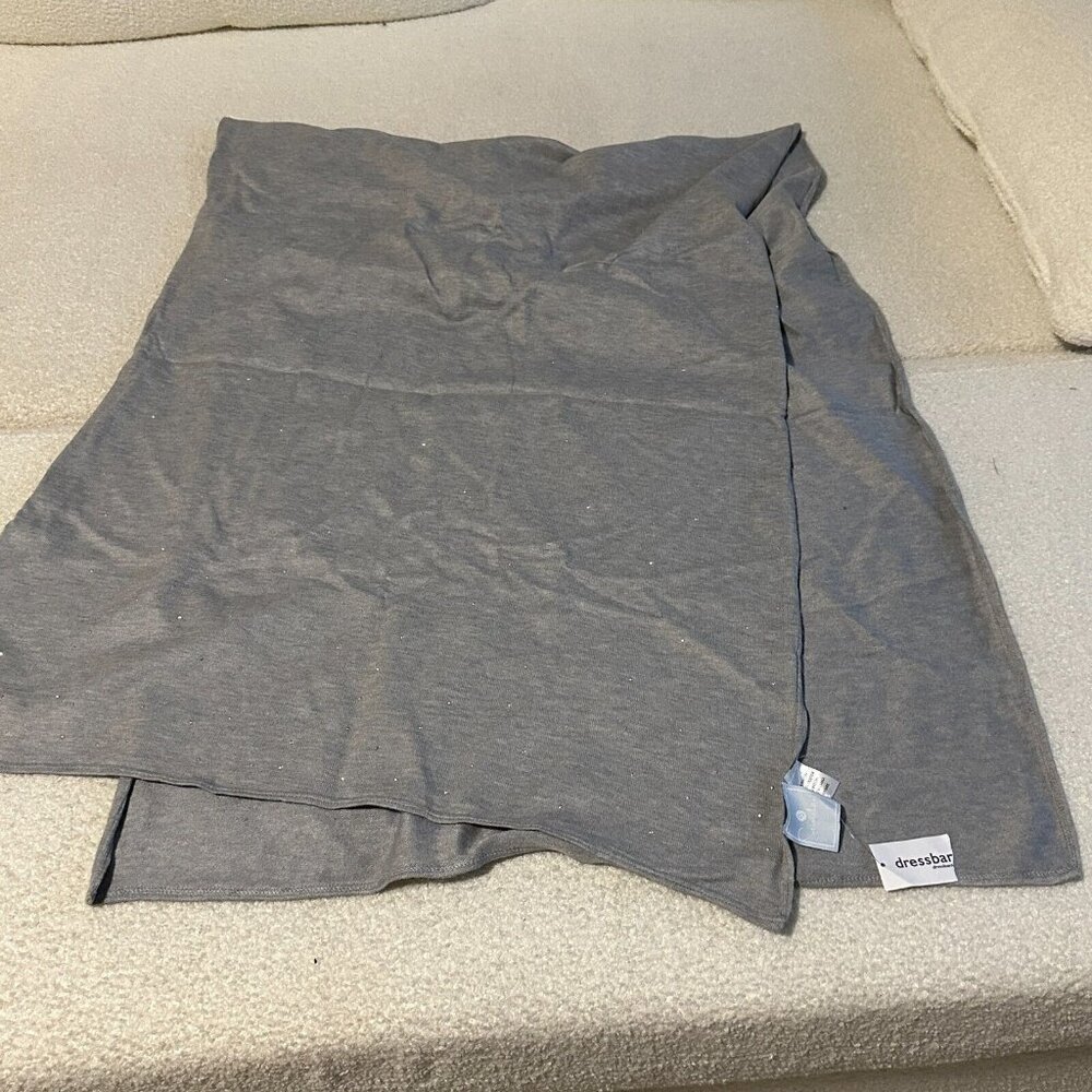 Women's grey scarf